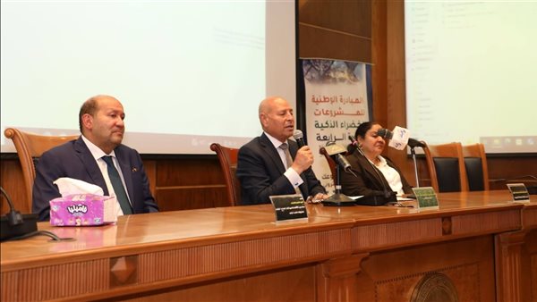محافظ القاهرة يشارك في ندوة حول المشروعات الخضراء بشيراتون