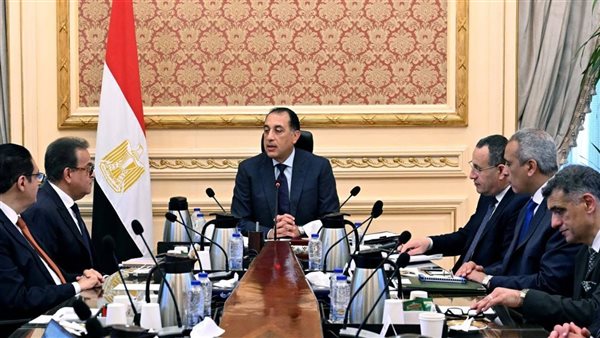 رئيس الوزراء يطلع على مستجدات مستشفى 500500