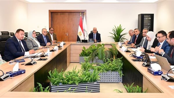 سويلم يؤكد على تنفيذ إجراءات حماية نهر النيل من التلوث