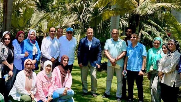 رئيس هيئة تنمية الصعيد يزور حديقة مظهر لتعزيز المشروعات البيئية