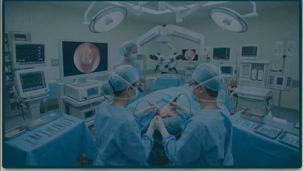 نجاح جراحات مناظير الأنف والأذن الدقيقة داخل مستشفى طيبة التخصصي بالأقصر