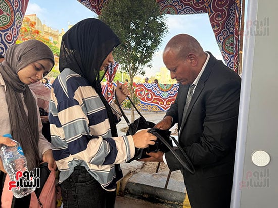 تفتيش قبل الامتحان (1) تفتيش قبل الامتحان (1)