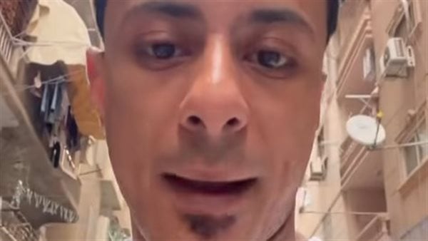 مطرب مهرجانات يحذر من إحدى الصيدليات الشهيرة بعد اكتشافه بالصدفة قرب انتهاء تاريخ صلاحية دواء
