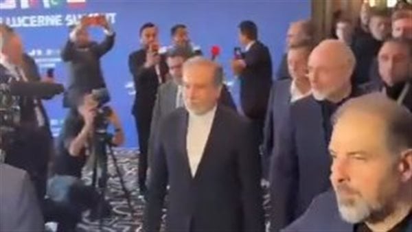 الوفد الإيراني يغادر مقر المفاوضات بسويسرا احتجاجا على تهديدات ترامب