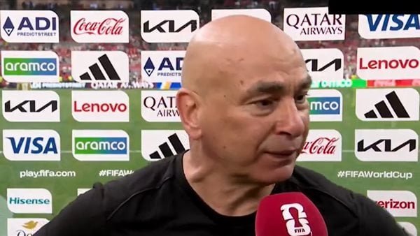 حسام حسن باكيًا: كنت خايف على الشعب المصري.. وبموت في تراب مصر