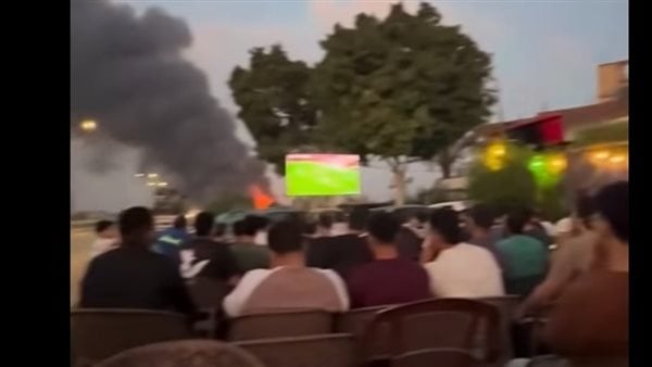 مصدر يوضح حقيقة الفيديو المتداول لـ مشاهدة مباراة كرة القدم وتجاهل مسعف والحاضرين للحريق