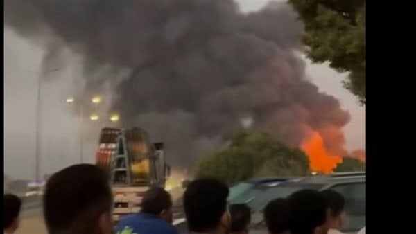 مصدر: حريق الخانكة استمر 10 ساعات وسببه ماس كهربائي في مجمع خردة امتد لـ مخزن زيوت