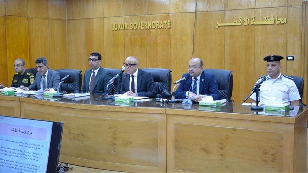 محافظ الأقصر يترأس المجلس التنفيذي ويُكرم المشاركين في المشروع التدريب «صقر 132»