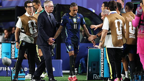 رافينيا يتمسك بحلم المونديال رغم الإصابة.. وسباق مع الزمن للعودة مع البرازيل