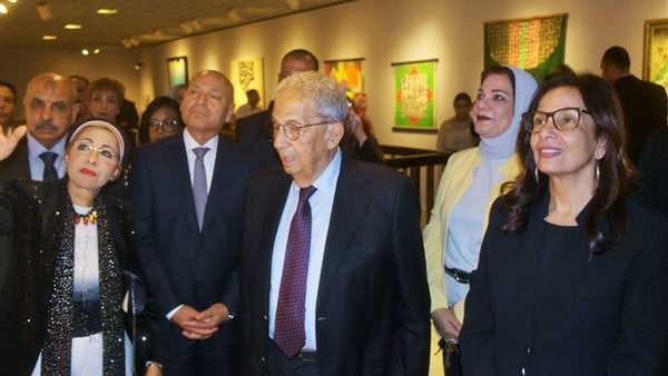 بحضور محافظ القاهرة وعمرو موسى.. وزيرة الثقافة تفتتح معرض سهير عثمان بالأوبرا| صور