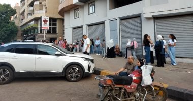 توافد طلاب الثانوية العامة لأداء امتحان اللغة الأجنبية الثانية بالجيزة.. صور