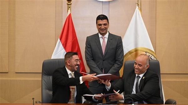 توقيع بروتوكول لتعزيز الابتكار الهندسي وتأهيل جيل جديد من مهندسي السيارات بجامعة القاهرة