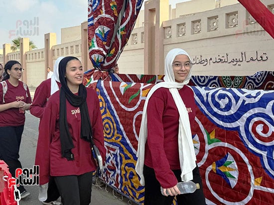 البسمة على وجوه الطالبات