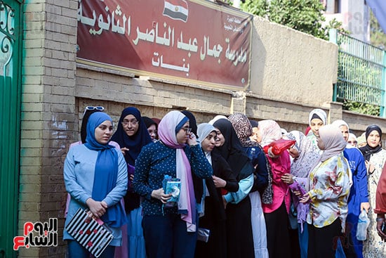 وصول الطالبات مقار الامتحانات