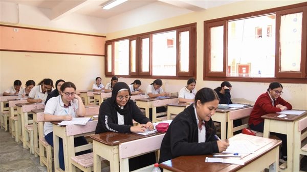 جروبات الغش تزعم تغيير امتحان اللغة الأجنبية الثانية بعد بدء اللجنة