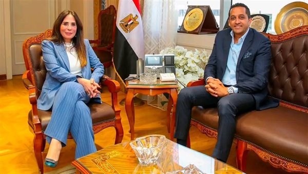 وزيرة الإسكان تبحث تعزيز تصدير العقار المصري والترويج للمشروعات القومية بالخارج