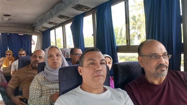 نقابة المعلمين بالقاهرة الجديدة توفر سيارات لنقل مراقبي الثانوية العامة لللجان… صور