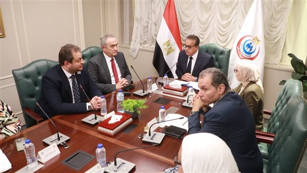 وزير الصحة يبحث مع رئيس مركز باراكير لطب العيون إنشاء فرع بالقاهرة