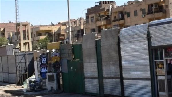 محافظ أسوان يبحث تنظيم محال وأكشاك السكة الحديد بمنطقة السيل وتقنين أوضاعها