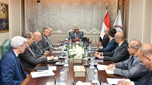 الإنتاج الحربي تبحث مع Hellenic اليونانية توسيع التعاون في الصناعات الدفاعية