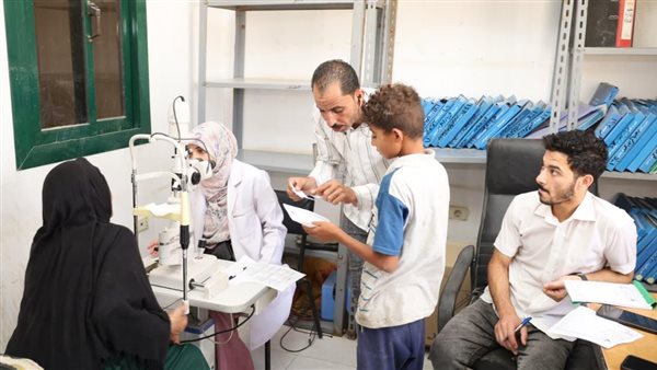 جامعة المنيا تطلق قافلة طبية تنموية متكاملة لقرية السلام بمركز بني مزار