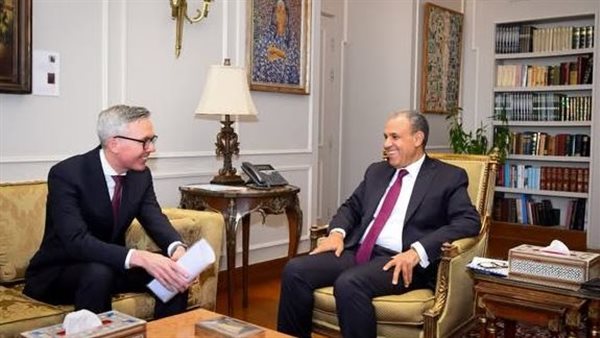 وزير الخارجية: التوسع في الطاقة المتجددة أولوية على أجندة الحكومة