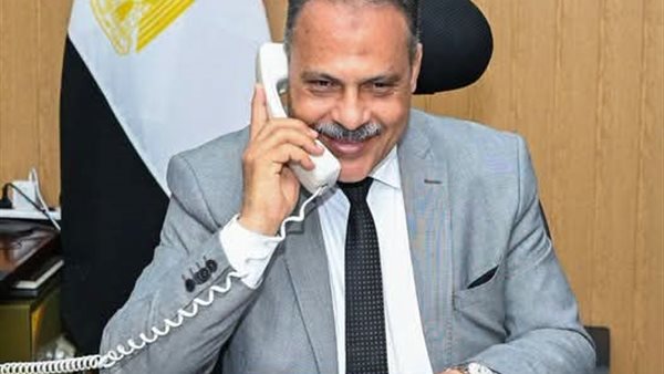 محافظ الشرقية يهنئ أوائل الشهادة الإعدادية عبر اتصالات هاتفية