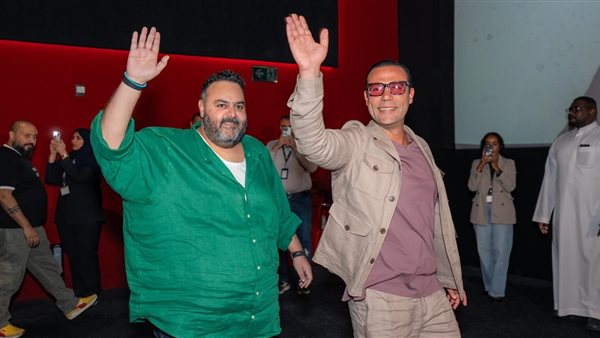 محمد إمام وشيكو يحتفلان بالعرض الخاص لفيلم “صقر وكناريا” في السعودية (صور)