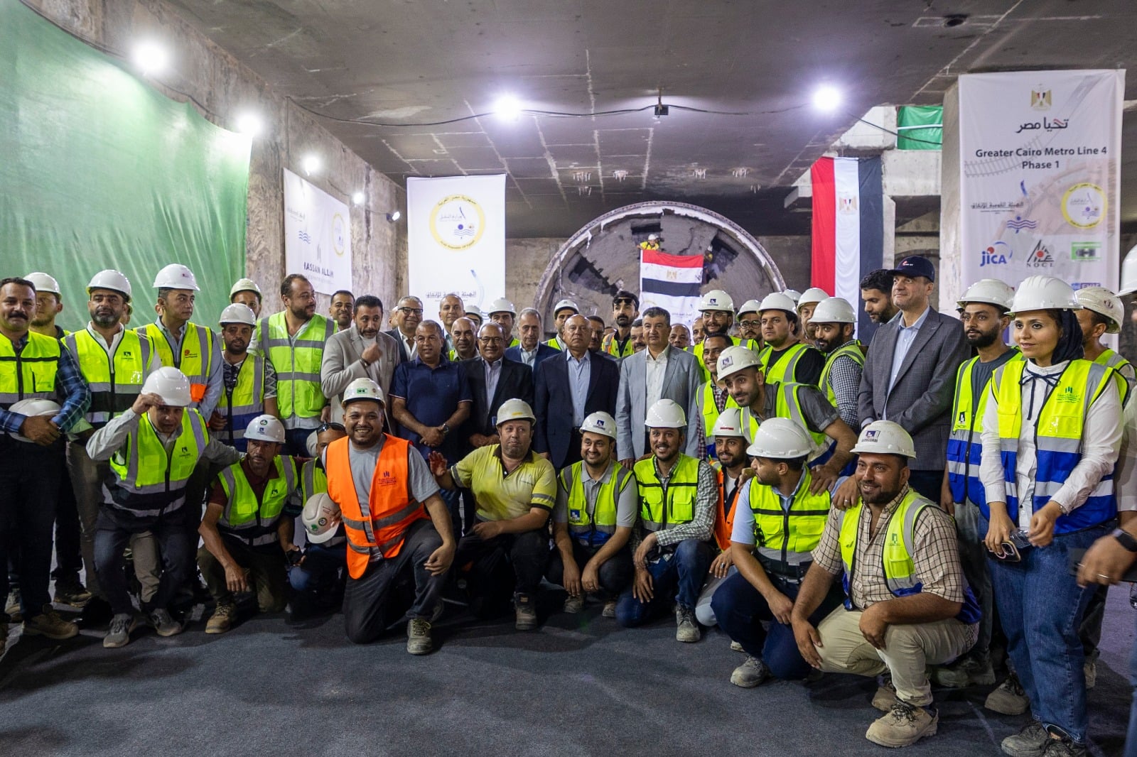 احتفال المهندسين وصورة جماعية مع وزير النقل