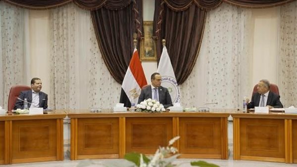 إطلاق حوافز جديدة ومنظومة أجور للأطباء في مصر