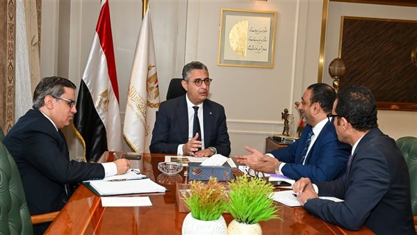 وزير التموين يناقش تفعيل منظومة الخصم المباشر ومراجعة تكلفة الطحن