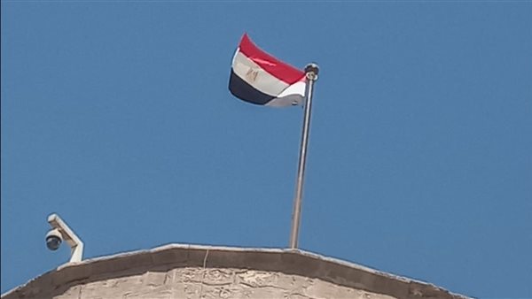 تغيير علم مصر في قلعة صلاح الدين خلال 24 ساعة استجابة لمطالب المواطنين
