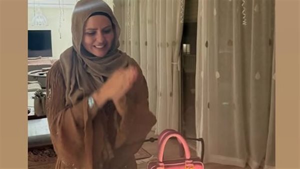 الإعلامية مها الصغير تظهر بالحجاب لأول مرة خلال احتفال عيد ميلادها
