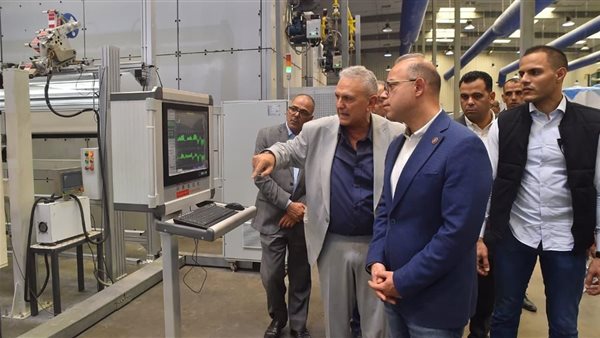 وزير الاستثمار يتفقد مصنع فارما بلاست لتصنيع المستلزمات الطبية في الإسكندرية