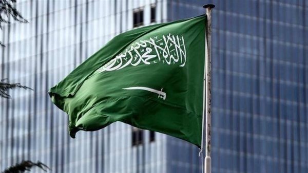 السعودية تعلق السفر إلى 3 دول إفريقية وتوقف التأشيرات بسبب فيروس إيبولا