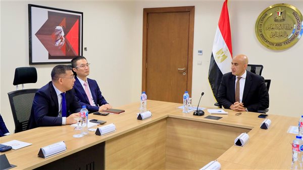 وزير التعليم المصري يبحث مع سفير الصين تعزيز التكنولوجيا التعليمية والتوسع في التعليم الفني