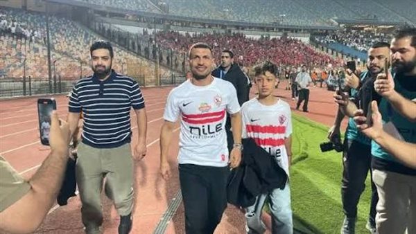 طارق حامد يبدأ دوره الإداري في الزمالك ويحل أزمة فرجاني ساسي