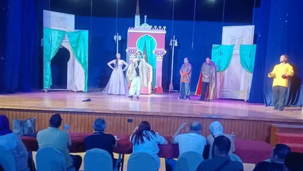 انطلاق أولى ليالي العرض المسرحي “أرض الملائكة” في القليوبية