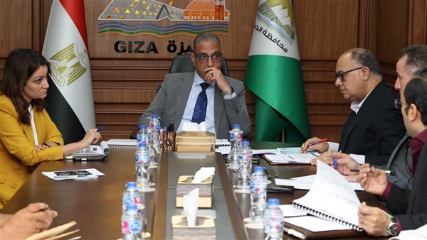 محافظ الجيزة يوجه بتكثيف جهود التصالح والنظافة وتسهيل تراخيص المحال بحي جنوب الجيزة