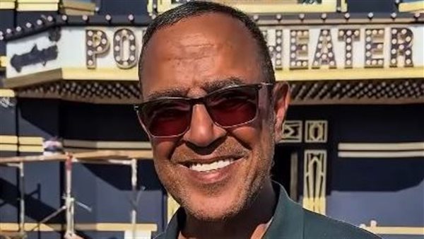 أشرف عبد الباقي يعلن عودة فرقة “سوكسيه” إلى مسرح بورتو مارينا
