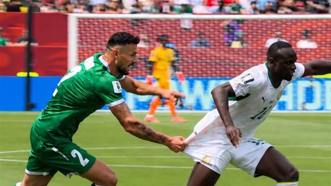ريبين سولاقا يعلن اعتزاله دولياً بعد طرد مؤثر في مباراة العراق ضد السنغال