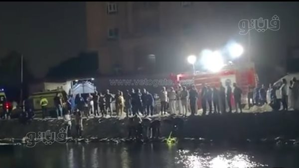 انتشال جثمان سائق سيارة ربع نقل سقطت في ترعة المريوطية