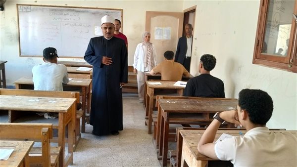 رئيس منطقة الإسماعيلية الأزهرية يتابع امتحانات الشهادة الثانوية في معهد بنين آل نوح