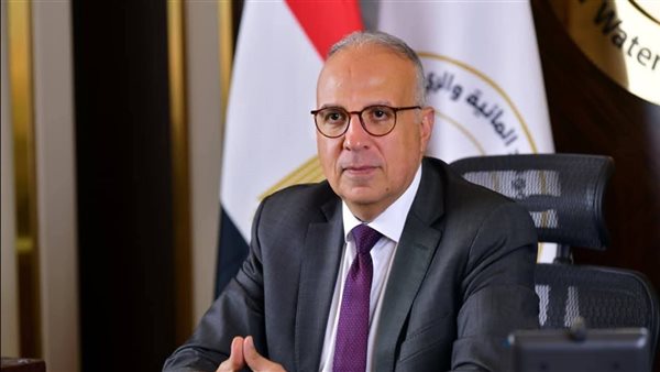 وزير الري يتدخل لإزالة القمامة من ترعة الهجارسة استجابة لاستغاثة أهالي كفر صقر