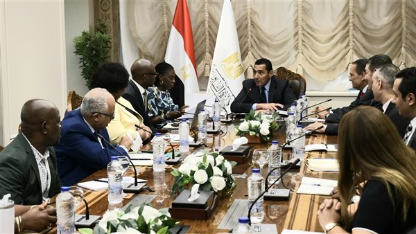 وزير الشباب والرياضة يبحث مع مفوضية الاتحاد الأفريقي ترتيبات استضافة دورة الألعاب الأفريقية 2027