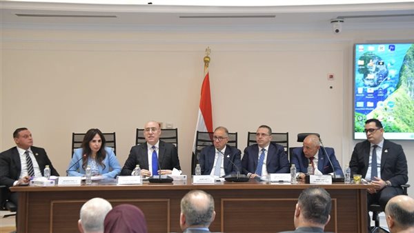 لجنة الإسكان بمجلس النواب تناقش تدهور الخدمات في قرية النخيل بالإسكندرية