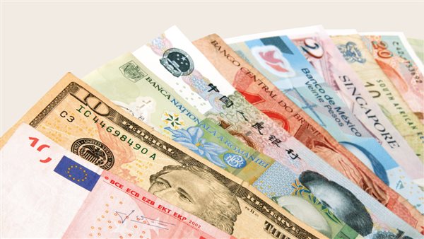 أسعار العملات الأجنبية والعربية في البنك التجاري الدولي: الدولار يسجل 49.30 جنيه