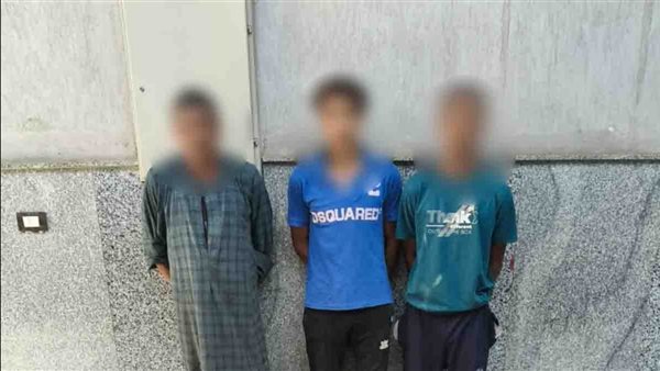 ضبط عاملين بتهمة سرقة غطاء غرفة صرف صحي في أسيوط