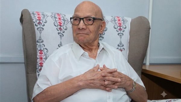 أحمد عبد المعطي حجازي: الإخوان سقطوا سياسيًا، لكن تأثيرهم الثقافي يهدد الديمقراطية