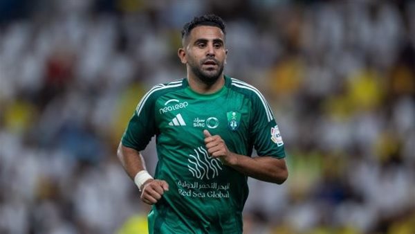 الأهلي السعودي يُنهي عقد رياض محرز ويبحث عن تعزيز صفوفه